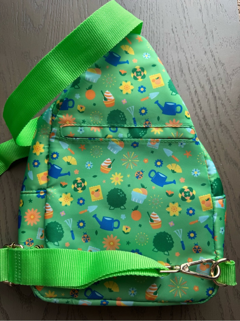Green Floral Pattern Crossbody Bag with Character Patch - Picture 2 of 2